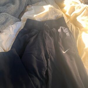 NIKE SWEATPANTS